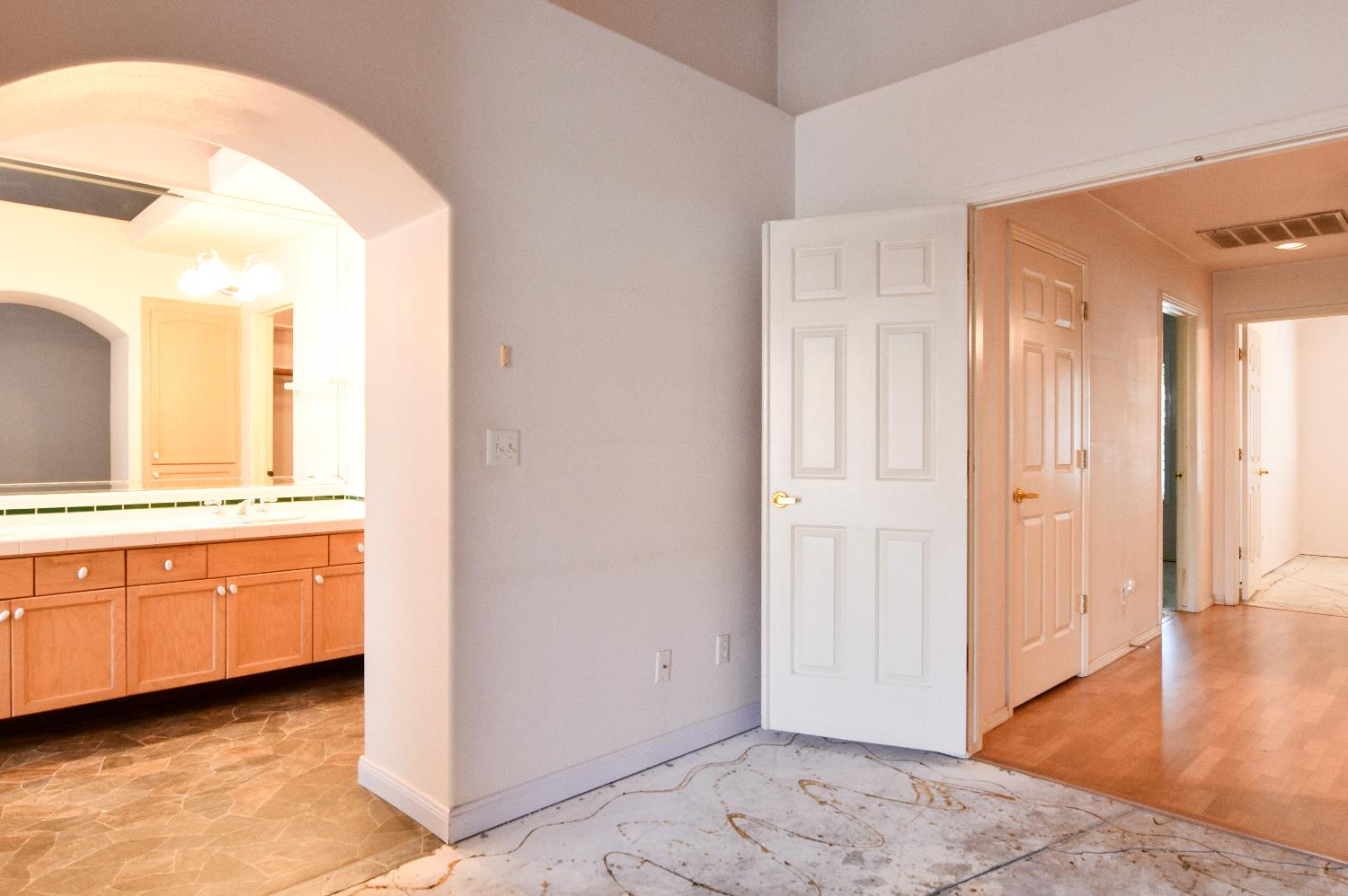 9260 N Green Meadows Ln, Fresno, CA 93720