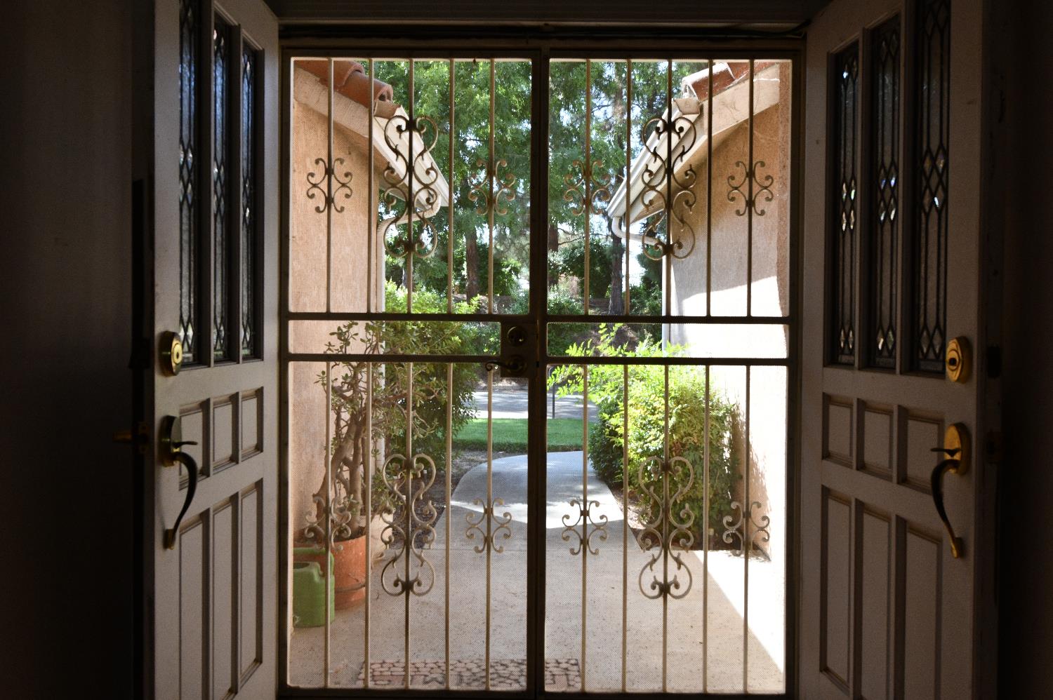 9260 N Green Meadows Ln, Fresno, CA 93720