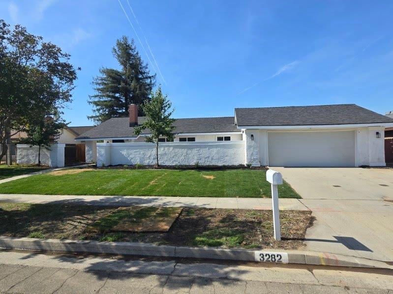 3282 E Palo Alto Ave