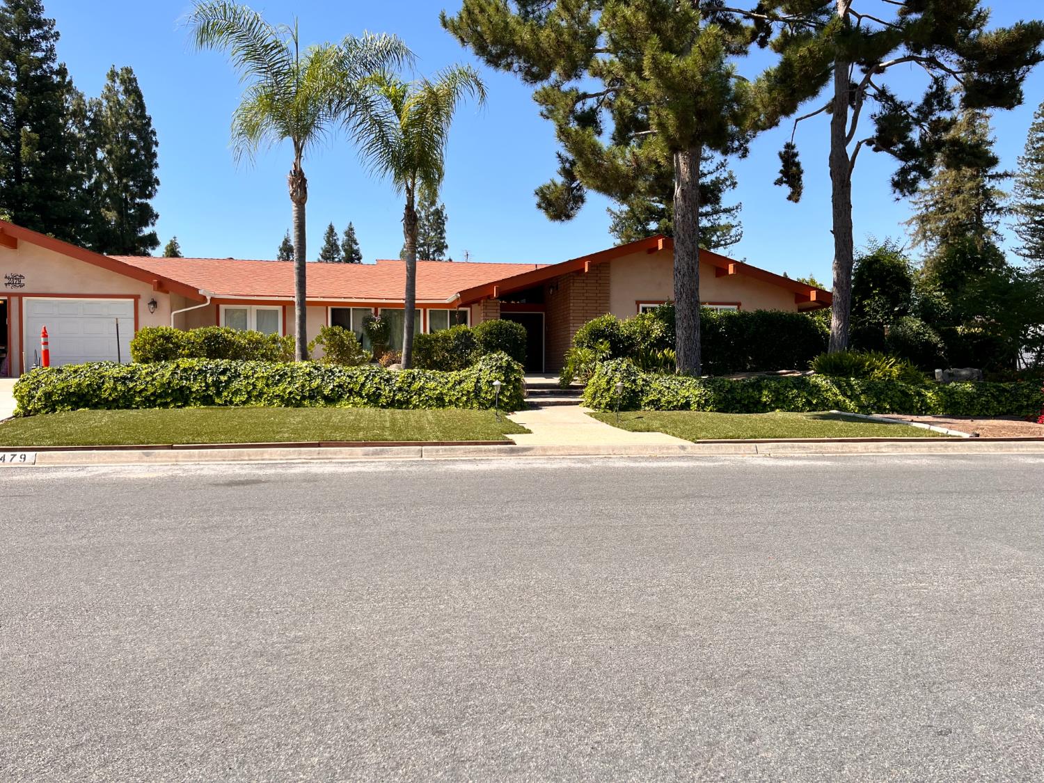 2479 W San Ramon Ave