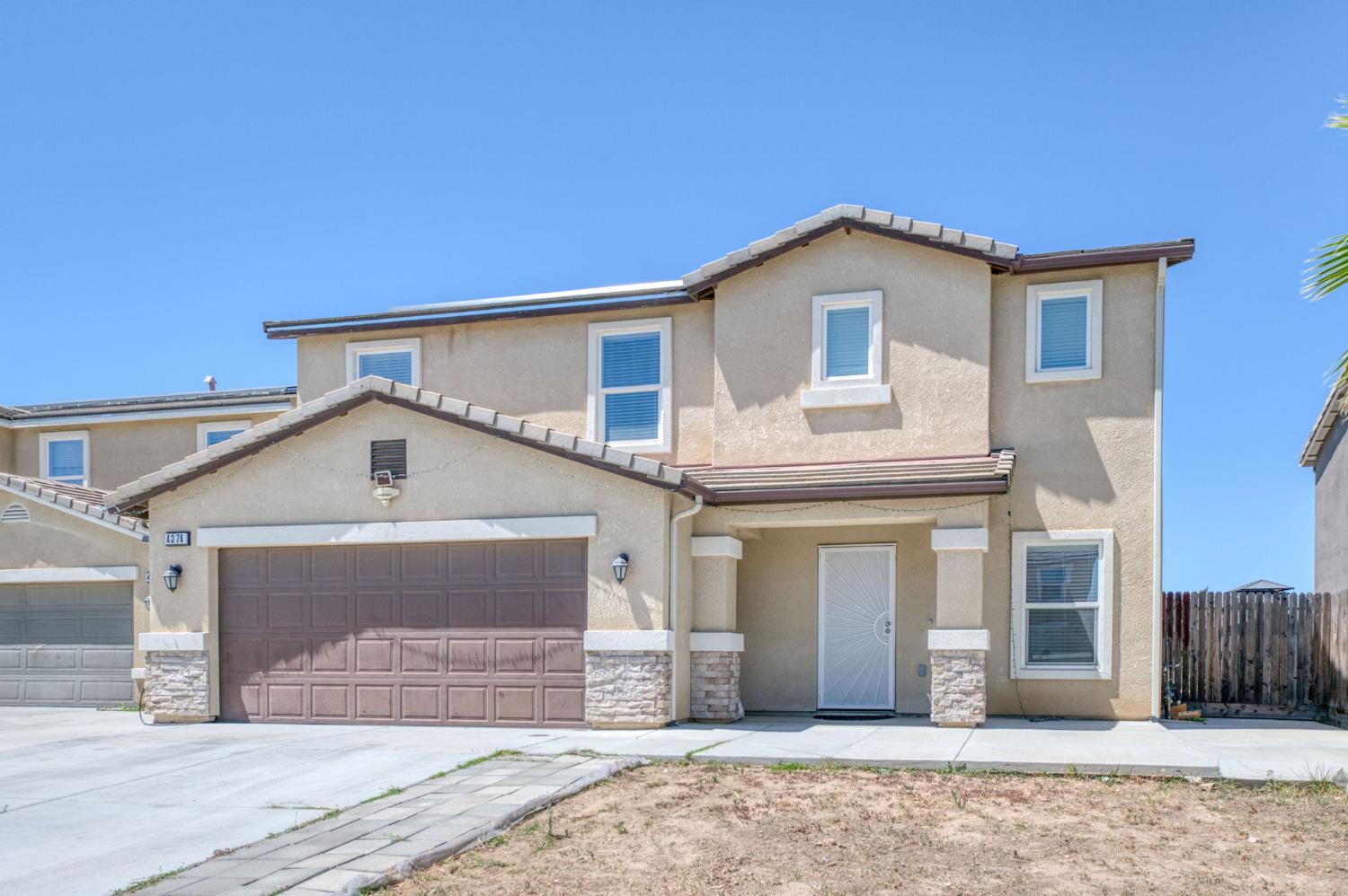 4374 W Saginaw Way
