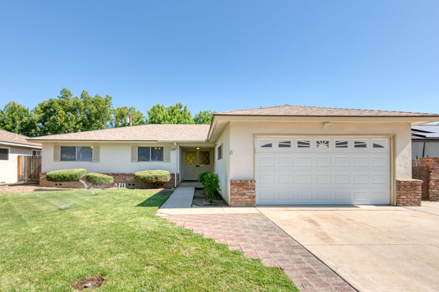4839 E Santa Ana Ave