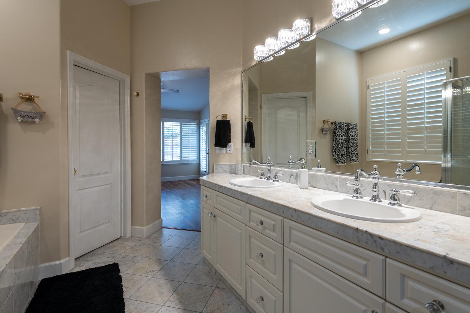 2110 W Rue St Michel, Fresno, CA 93711