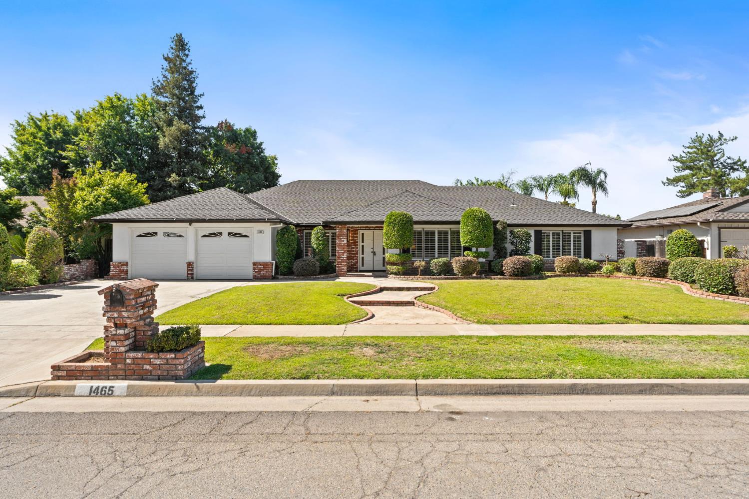 1465 W Magill Ave